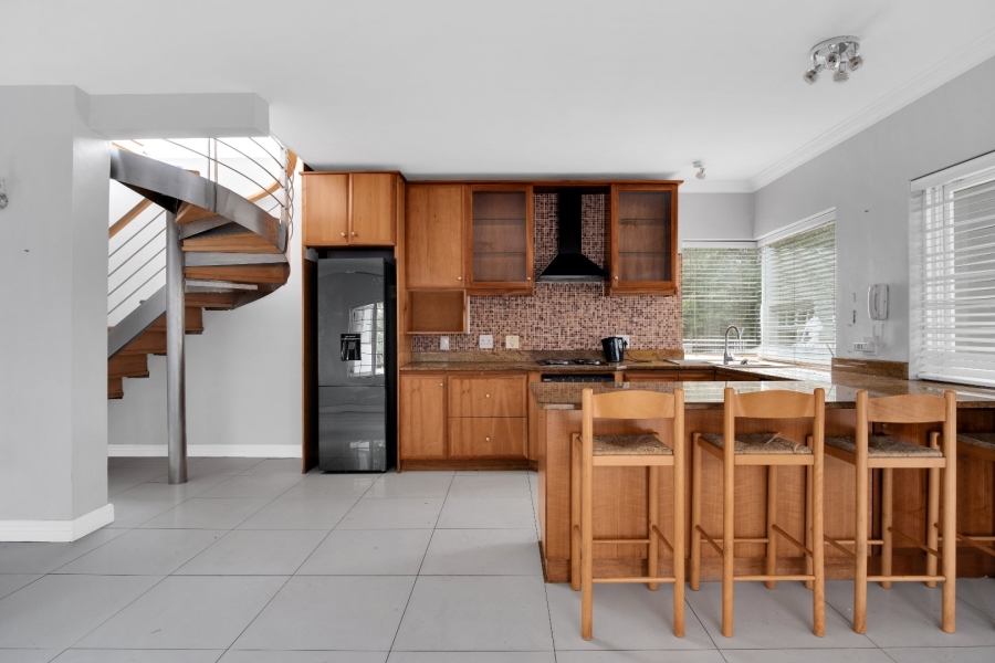 4 Bedroom Property for Sale in Wynberg Upper Western Cape